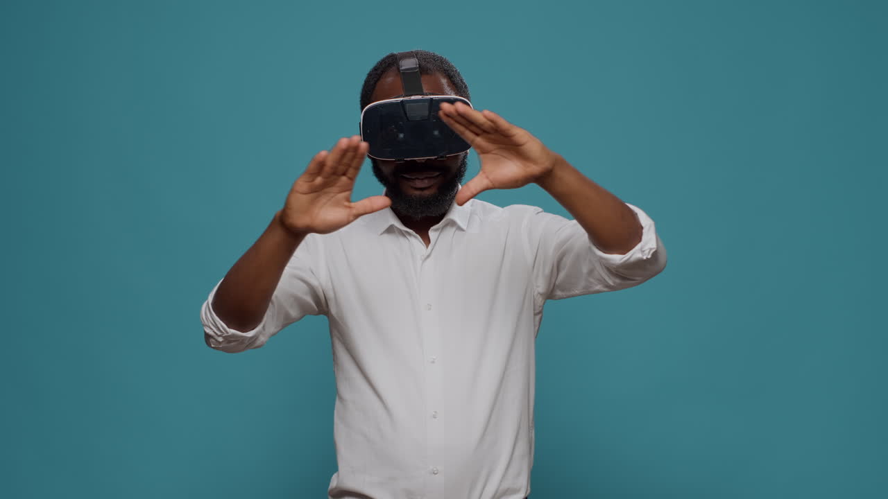 가상 현실 헤드을 사용하는 사람
