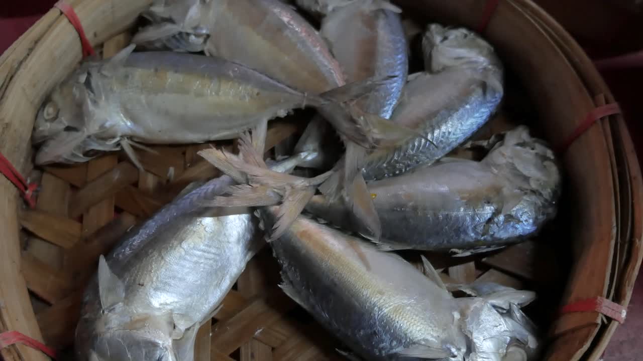 caballa, caballa al vapor tailandesa, caballa al vapor, comida callejera tailandesa, comida callejera de tailandia