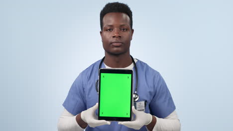 Schwarzer-Mann,-Arzt-Und-Tablet-Mit-Grünem-Bildschirm