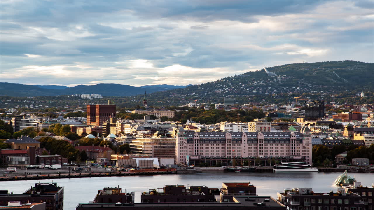 Panorama aéreo de Oslo, Noruega en lapso de tiempo