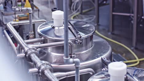 elaboración de cerveza en el proceso de fabricación de la fábrica de cubas de cervecería