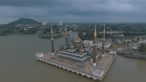 crystal mosque.