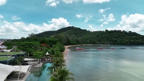 Drone-shot-of-a-beach-in-Phuket,-Thailand