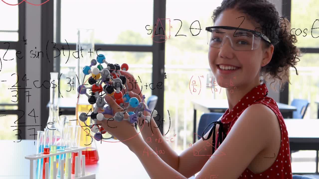 animación de fórmulas matemáticas sobre una colegiala sonriente