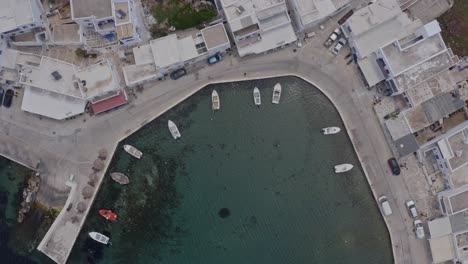 Antena---De-Arriba-Hacia-Abajo-Del-Pueblo-De-Panormos-En-Tinos-Grecia