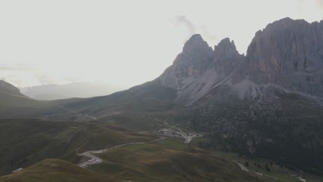 Splendid-Dolomites-aerial-panorama,-jagged-peaks,-high-mountain-trails