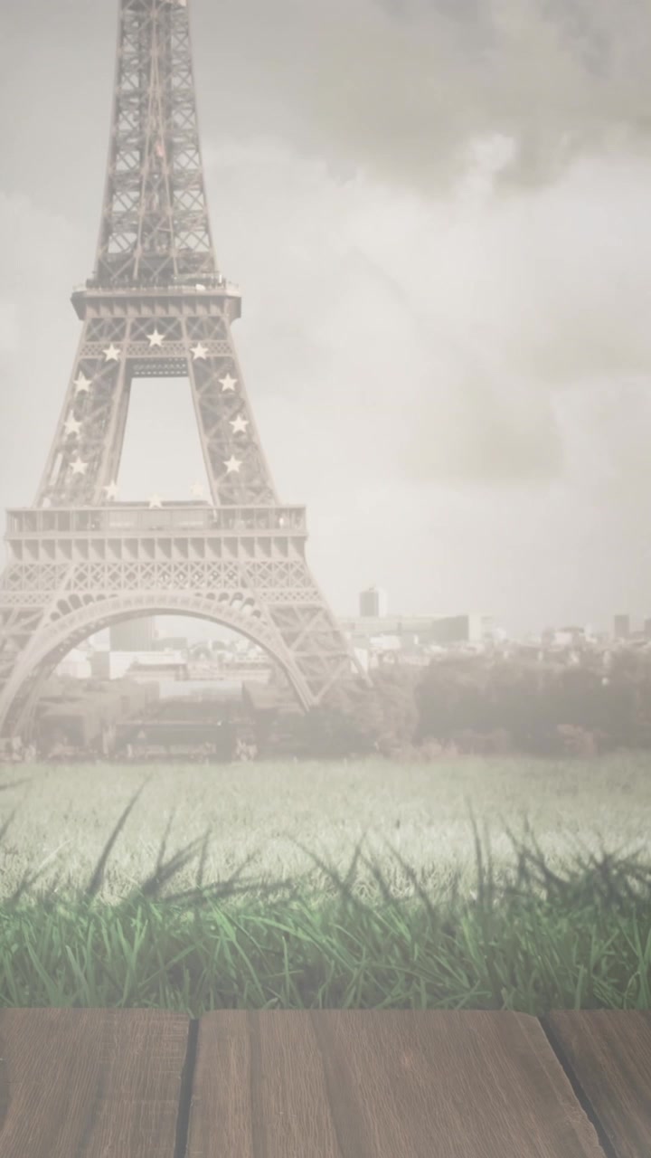 Animazione della bandiera della Francia sopra la Torre Eiffel