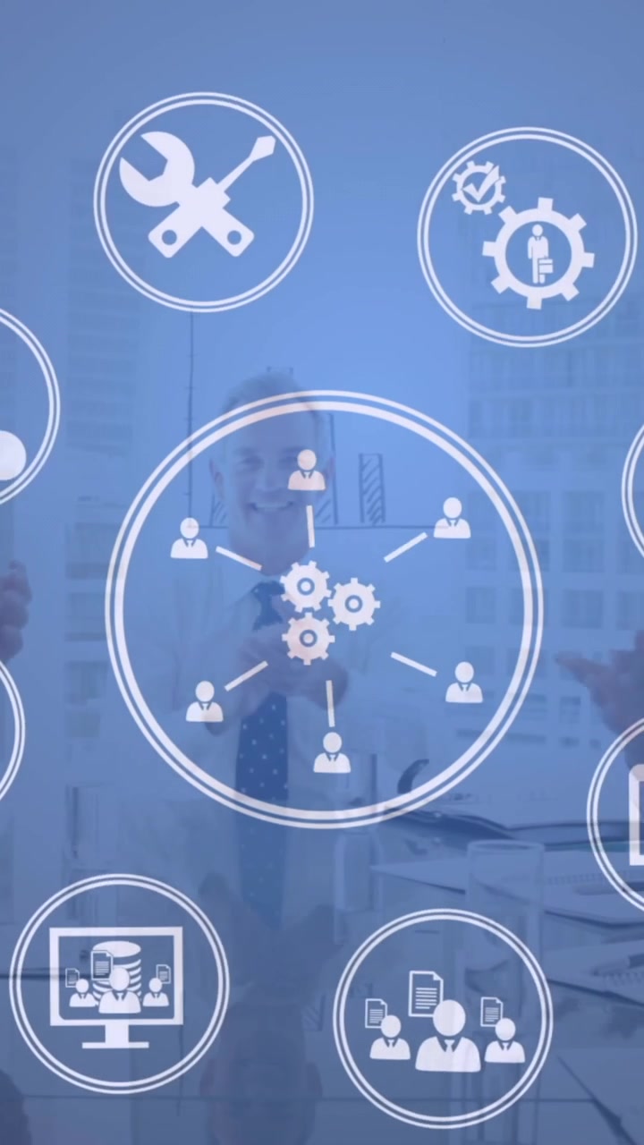 Composizione della rete di connessioni con icone digitali su donna che utilizza computer