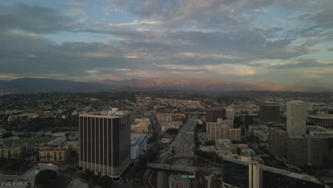 Der-Freeway-110-In-Der-Innenstadt-Von-Los-Angeles