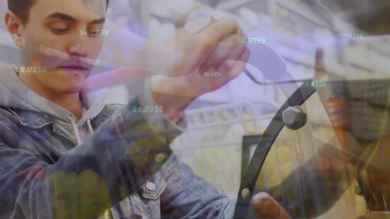 animación del procesamiento de datos sobre un hombre caucásico preparando café