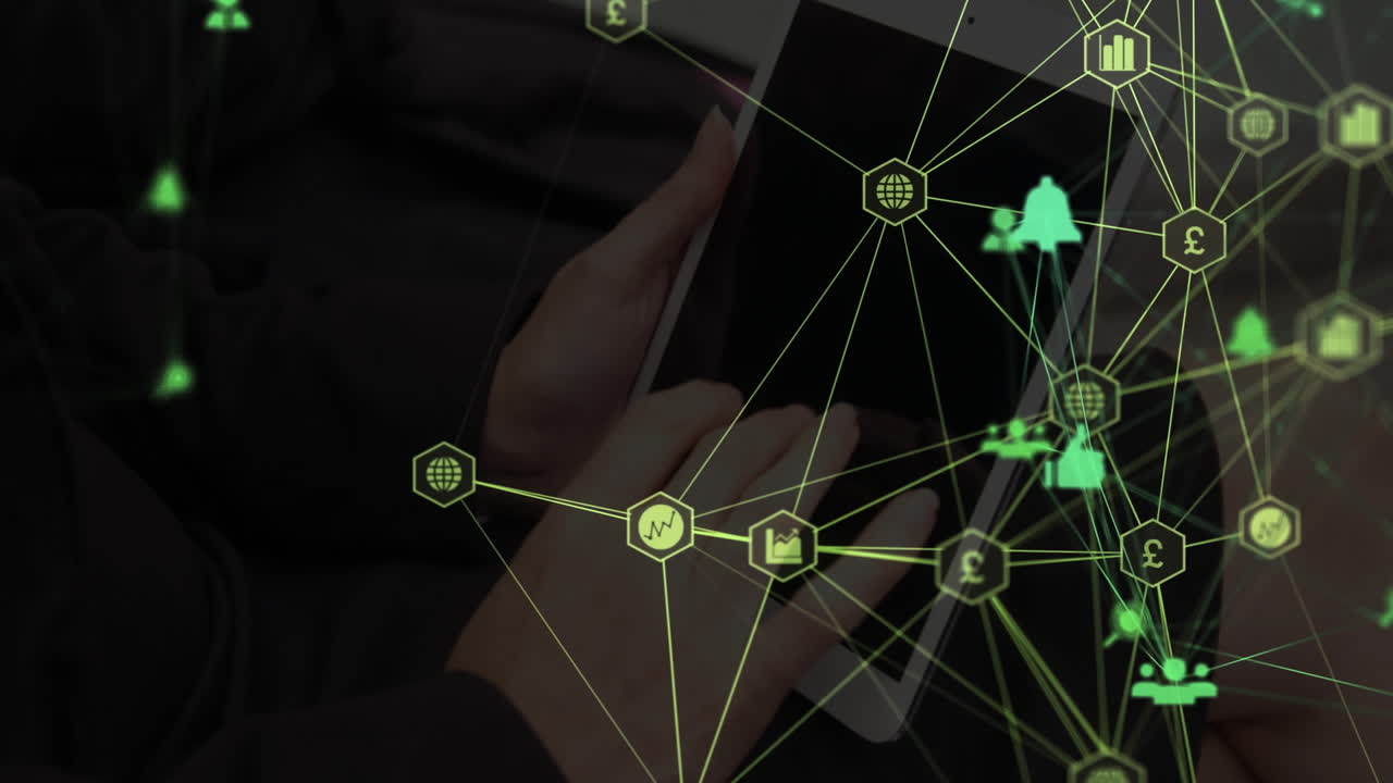 video compuesto digital de una red de conexiones con iconos que se mueven contra el hombre utilizando una tableta digital