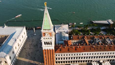 Imágenes-De-Drones-Aéreos-De-La-Plaza-De-San-Marcos-De-Venecia-Italia-5