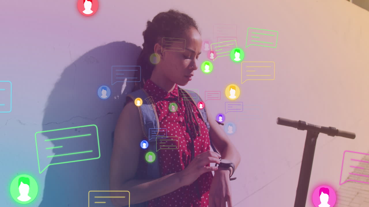 animación de iconos de los medios sobre mujer biracial con scooter usando reloj inteligente