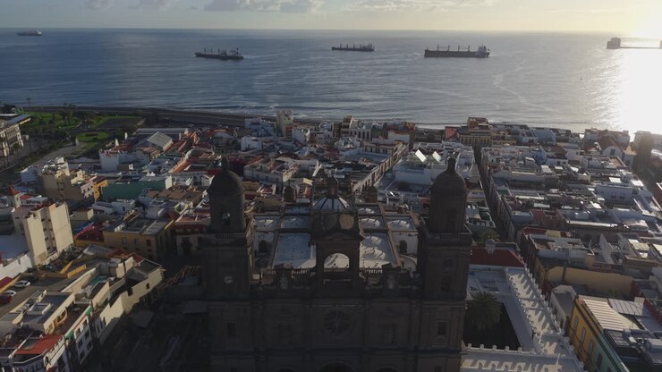 Cattedrale di Santa Ana all'alba: vista aerea di Las Palmas de Gran Canaria, Isole Canarie