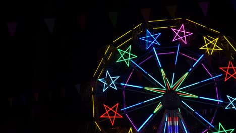 Bunte-Riesenrad-neonlichter-Nachts-Bei-Einem-Karneval