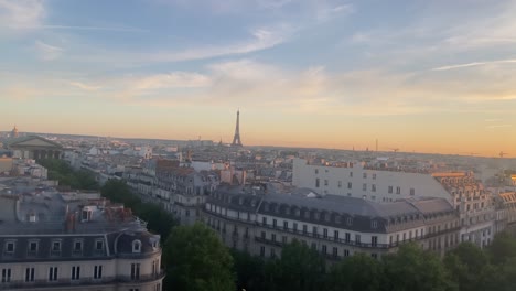 vista del horizonte del atardecer de parís desde lo alto