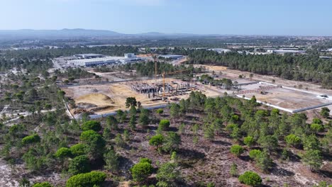 fotografía de un sitio de construcción en la zona industrial de seixal, al sur de lisboa