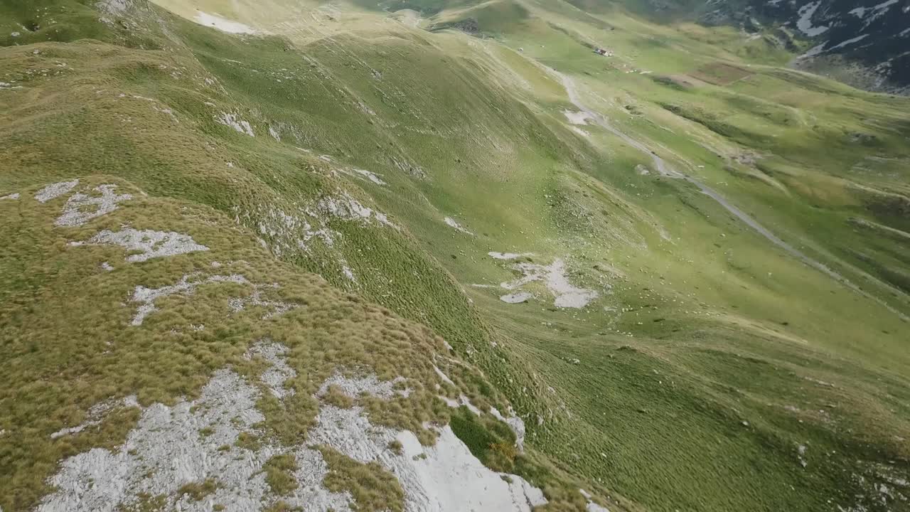 위 에서 볼 수 있는 산악 풍경