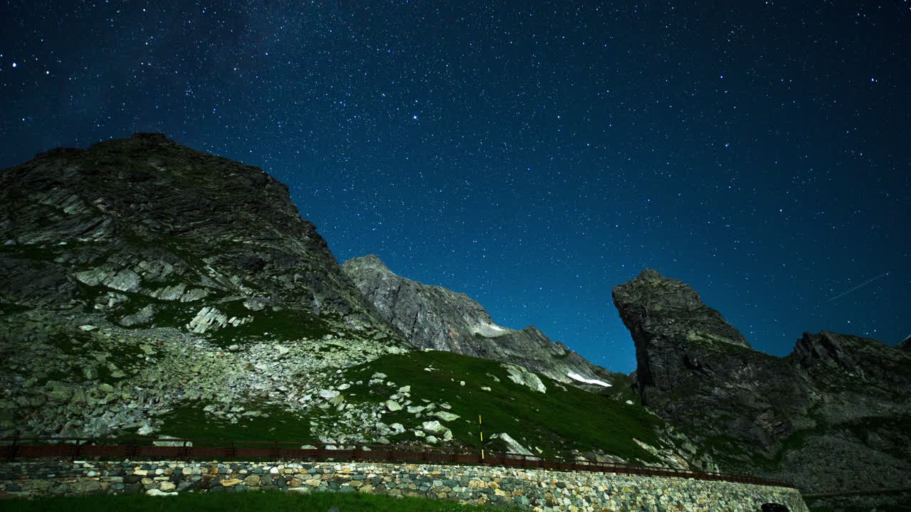 세인트 버나드 스타즈 4k 01