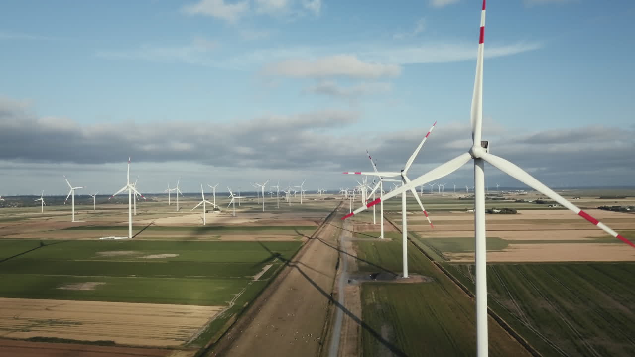 드론이 왼쪽으로 움직이고 있어요