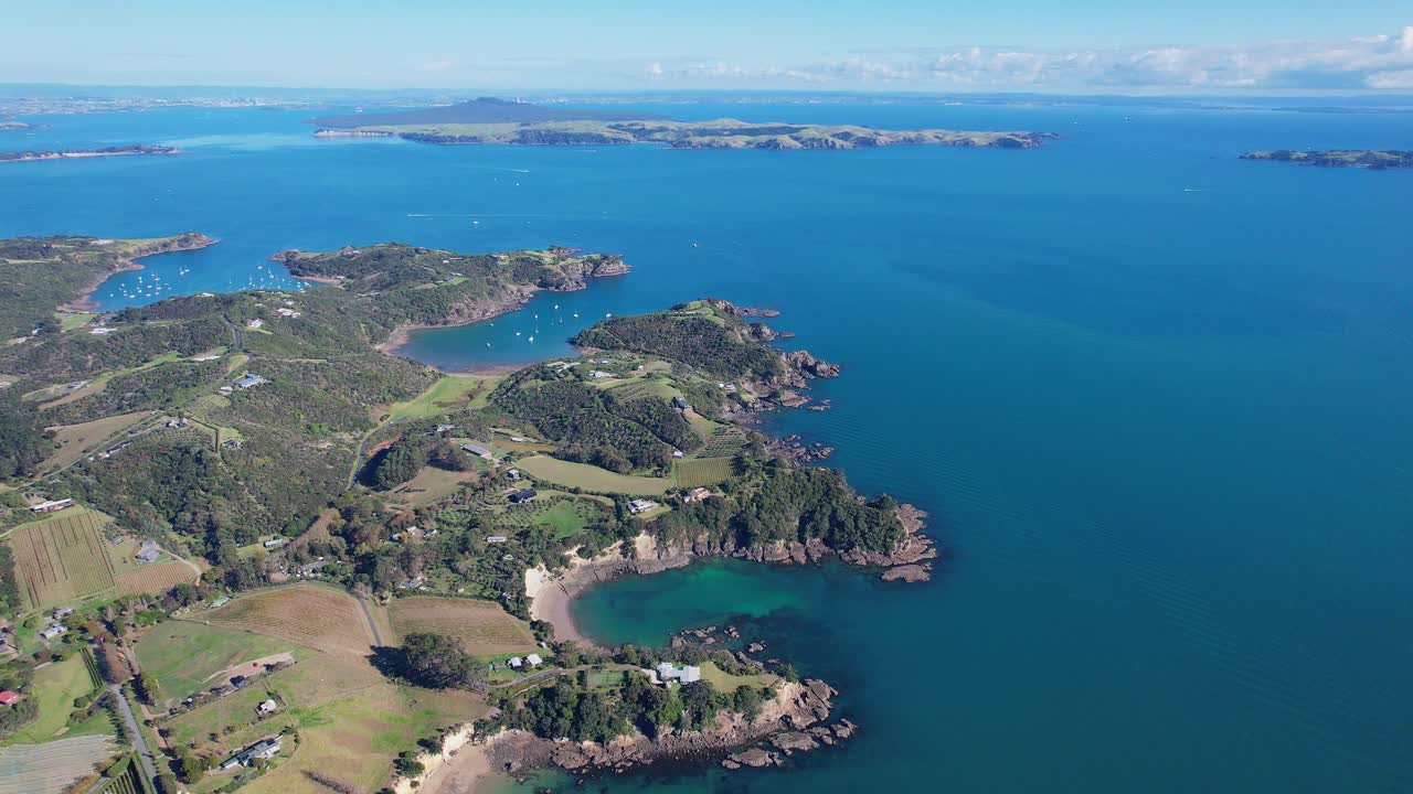 뉴질랜드 오클랜드 의 와이헤이케 섬 의 아름다운 풍경 - 드론 에서 찍은 사진