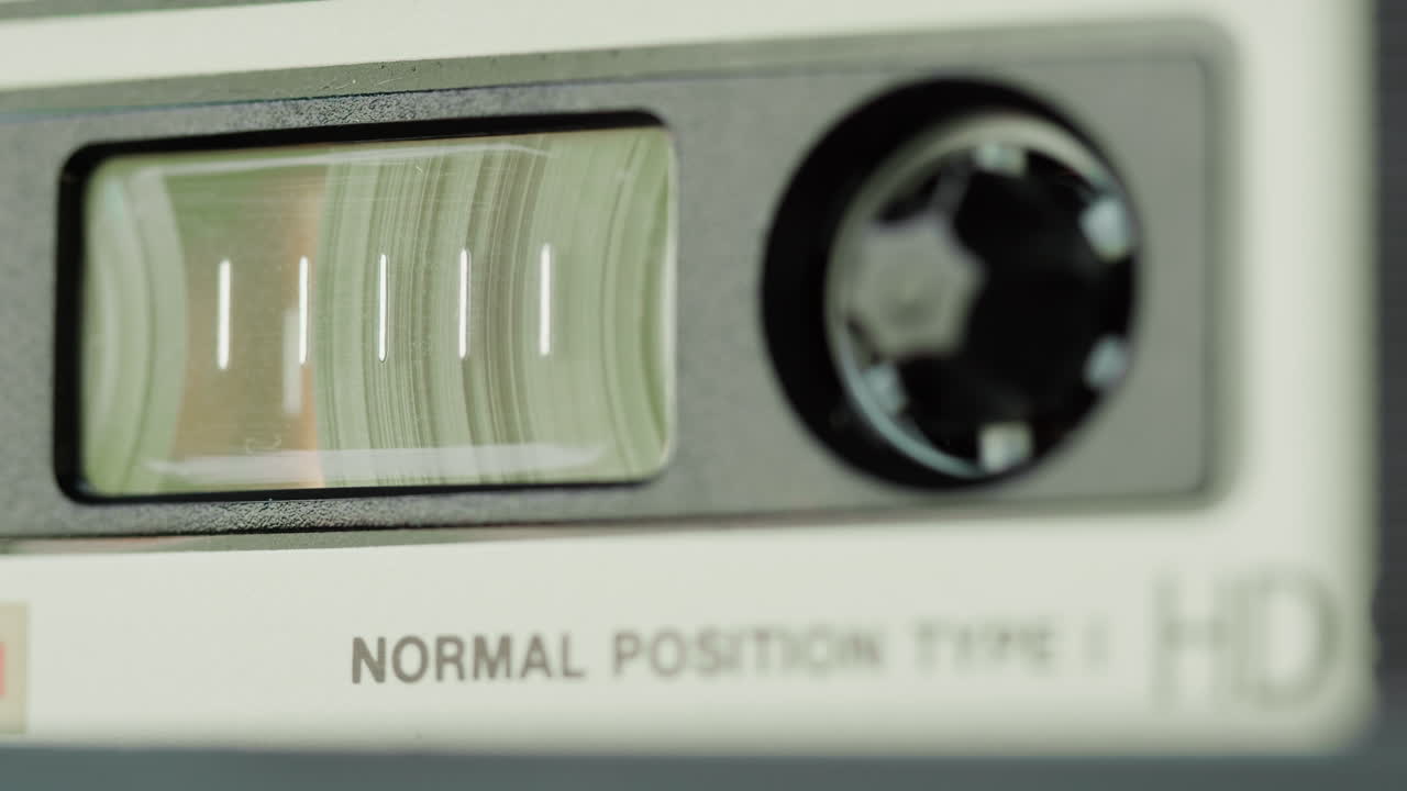 primer plano de una cinta de cassette de audio