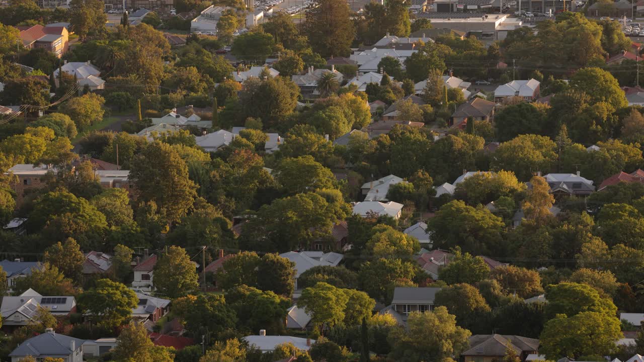 Close shot of houses in Tamworth, viewed from Oxley Scenic Lookout, New South Wales, Australia