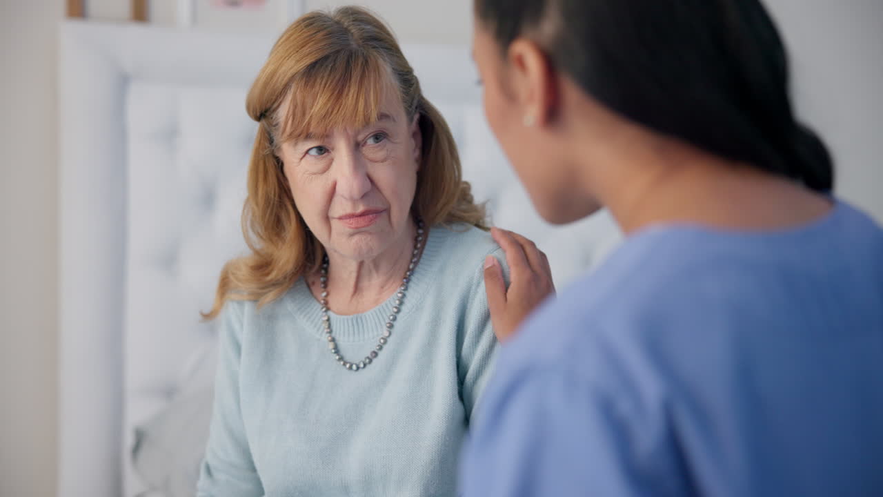 comodidad, conversación y enfermería con un anciano