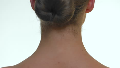 Woman-head-and-shoulders-from-behind