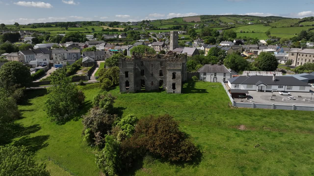 castillo de raphoe, condado de donegal, irlanda, junio de 2023