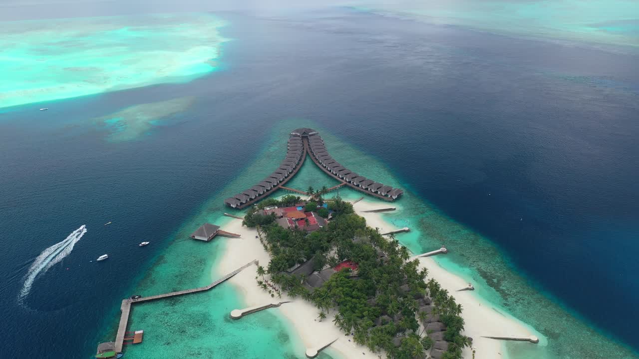 Esclusivo resort di lusso su isola tropicale, Maldive.