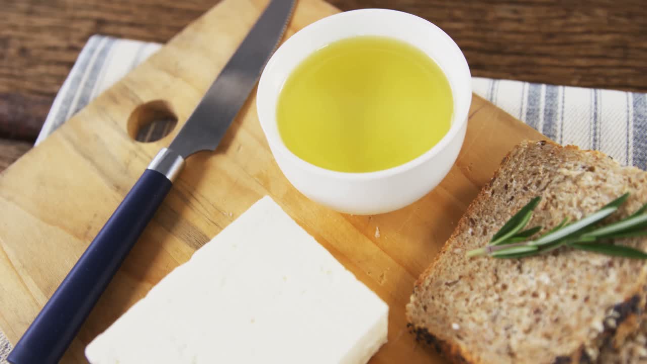 ⁇ , 치즈, 소스, 칼 조각