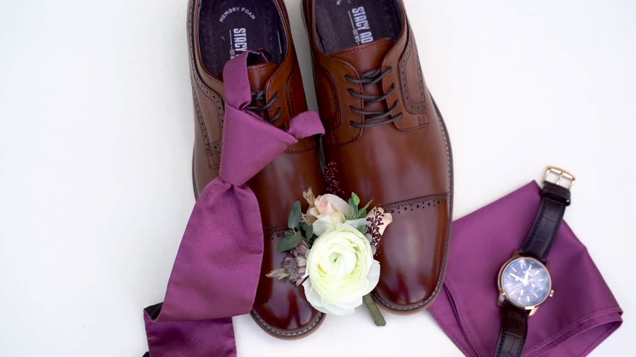 slo mo 결혼식 날 준비하기 전에 신랑 필수품