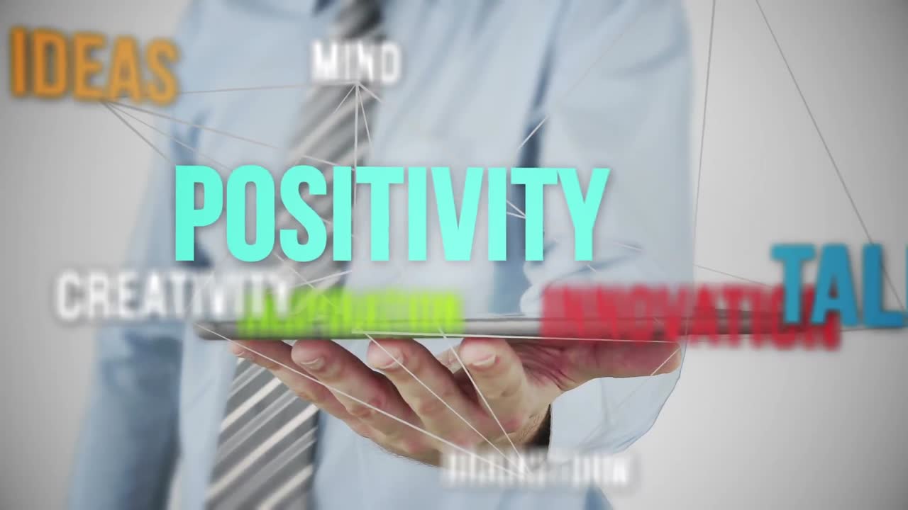 태블릿을 사용하여 홀로그램을 보는 사업가