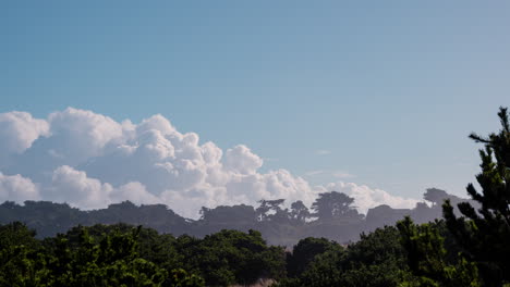 Billowing-clouds-in-timelapse-over-Bandon,-Oregon,-a-town-at-the-Oregon-Coast,-Pacific-Northwest