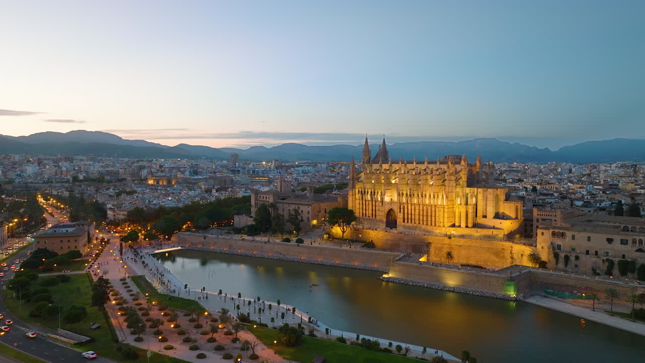 Solnedgang over Palma katedral, Spania