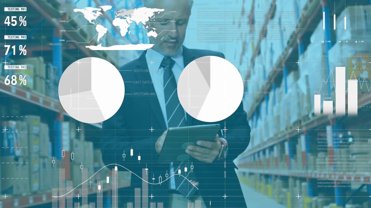 Animazione di un'interfaccia infografica, uomo caucasico che usa un tablet digitale per controllare lo stato dell'inventario