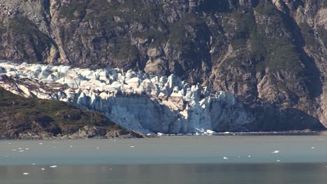 glaciar reid en un día soleado de verano