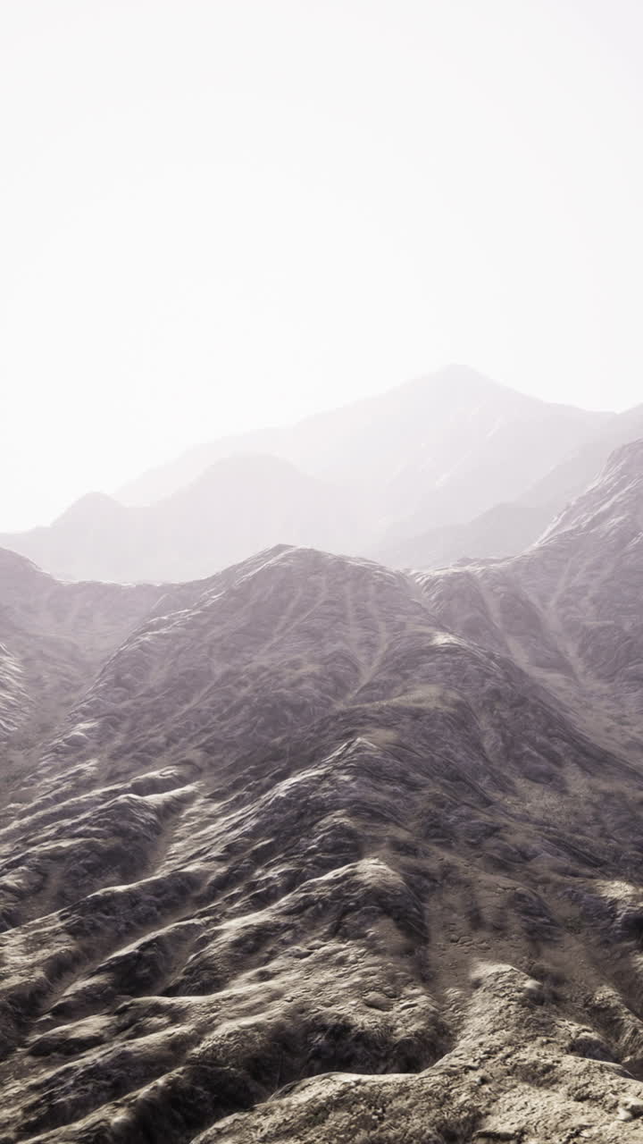 las montañas brumosas