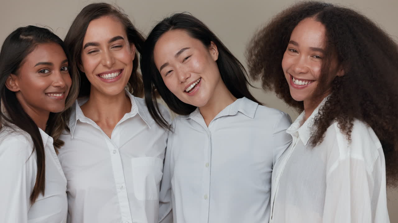 여성, 아름다움을 위한 얼굴과 머리카락