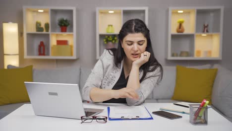 Heimbüroangestellte-Frau-Glücklich-Und-Fröhlich.