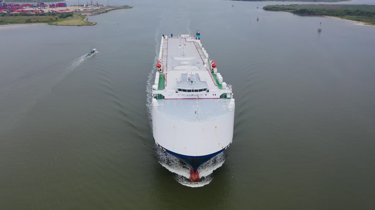 vista aérea de un gran barco en marcha cerca del punto de morgan en laporte, texas