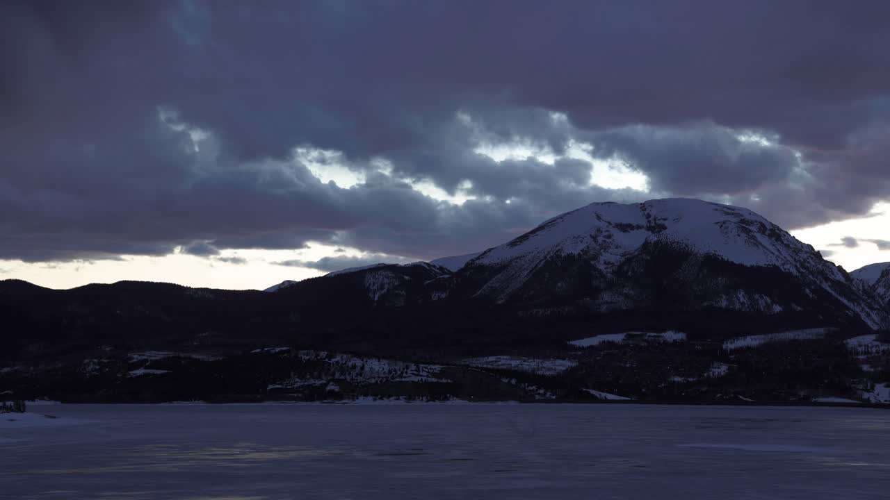 Timelapse del tramonto a Dillon, Colorado
