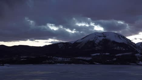 Zeitraffer-Des-Sonnenuntergangs-In-Dillon,-Colorado