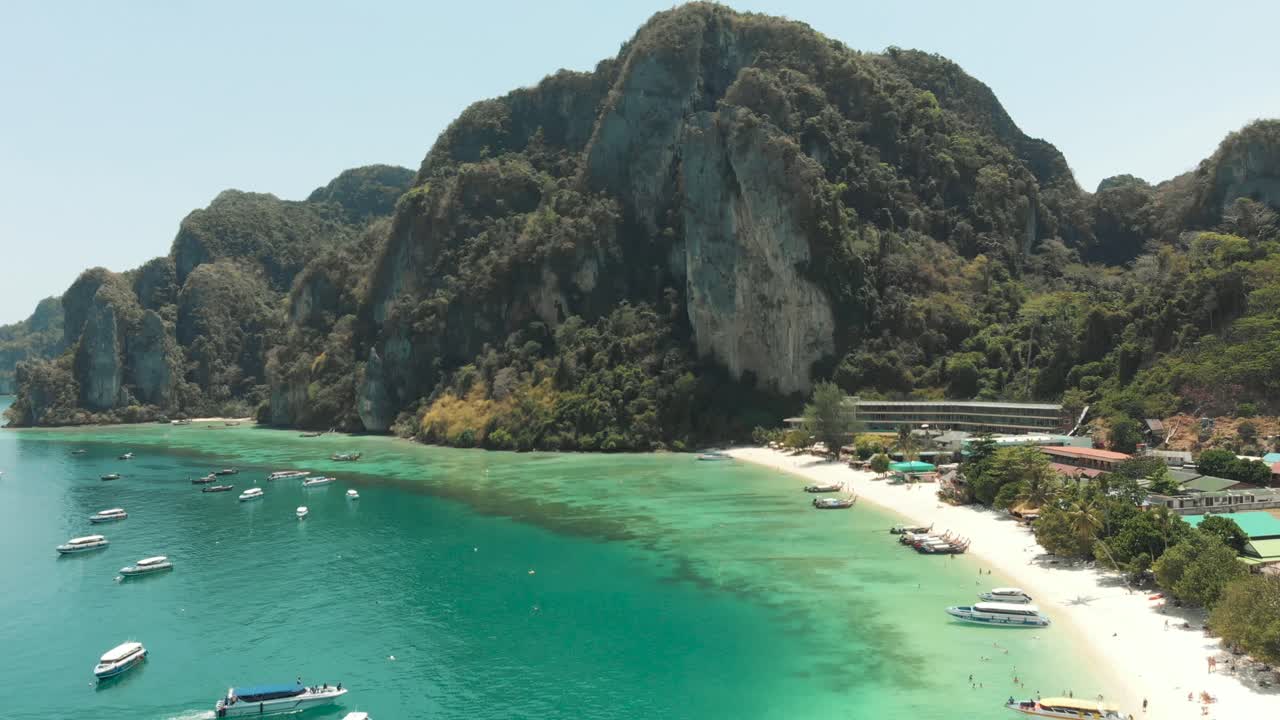 playa tropical de las islas ko phi phi, tailandia