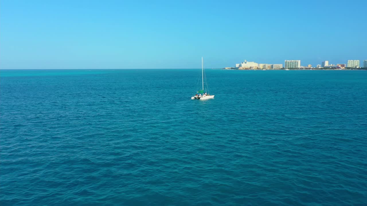 Sailboat in the turquoise waters of Cancun