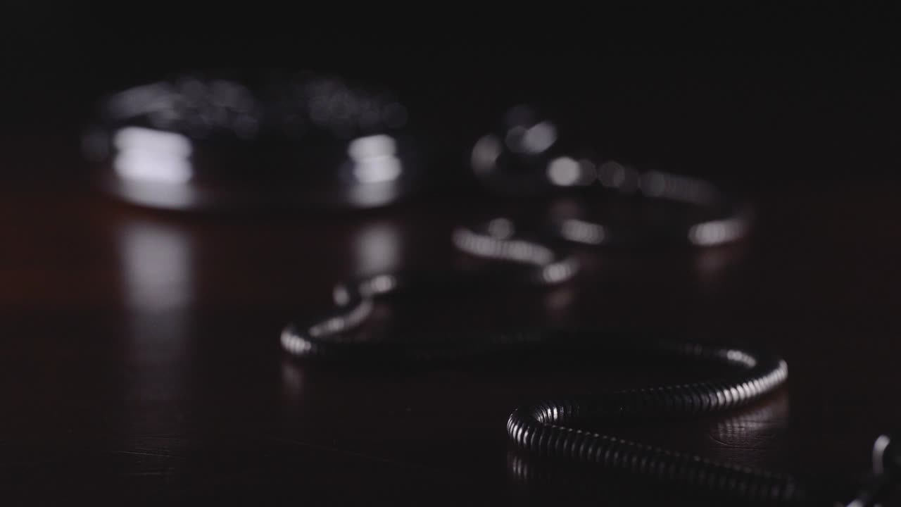 механические часы, отражающие движущийся свет 15