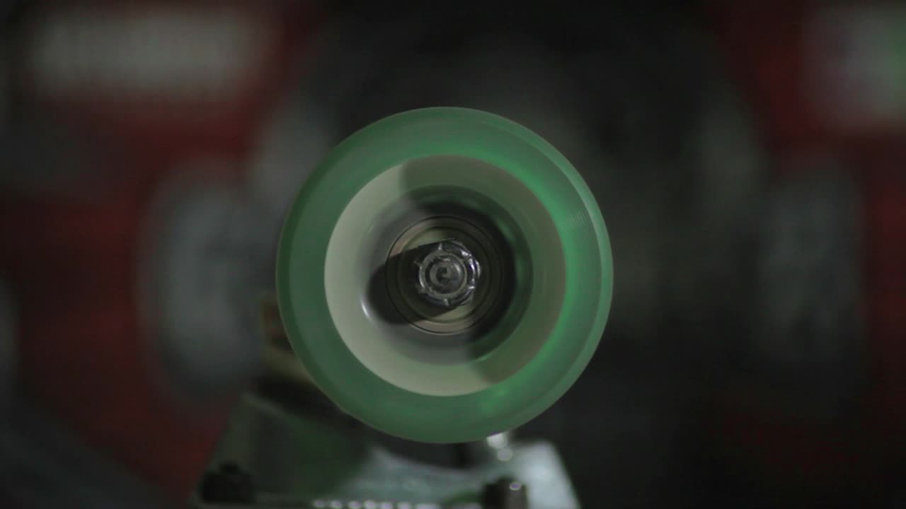 Spinning old dusty cruiser skateboard wheel. Spins very slow and stops quickly
