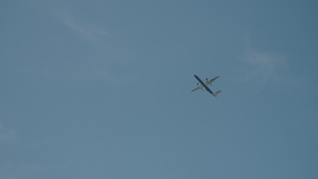 비행 중에 비행기의 훌륭한 샷