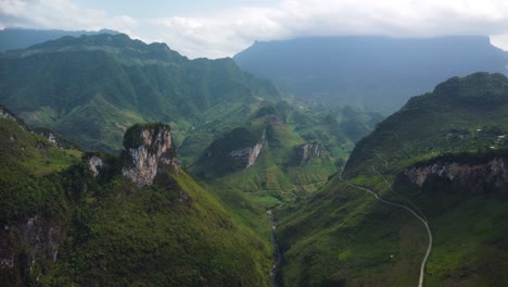 Wunderschöne-Malerische-Und-Idyllische-Vietnamesische-Landschaft